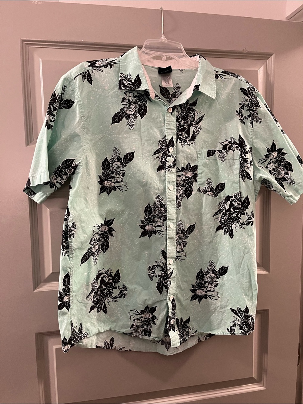 Star Wars Button Down Short Sleeve Shirt Men’s XL